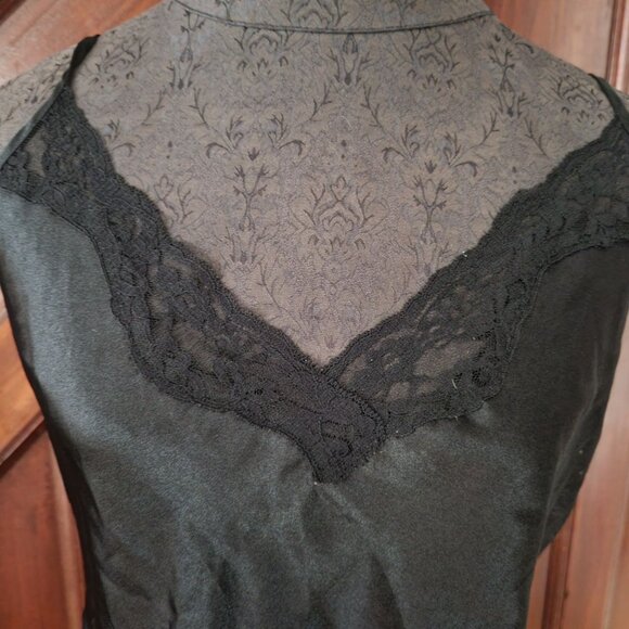 Vintage Secret Treasures Black Lace Trimmed Chemise Nightgown - Size M - Picture 2 of 6